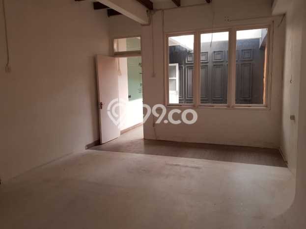 Rumah Bangunan 2 Lantai Tengah Kota Sangat Cocok Untuk Kantor Rumah Bangunan 2 Lantai Tengah Kota Sangat Cocok Untuk Kantor