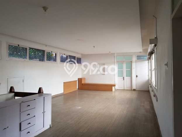 Rumah Bangunan 2 Lantai Tengah Kota Sangat Cocok Untuk Kantor Rumah Bangunan 2 Lantai Tengah Kota Sangat Cocok Untuk Kantor