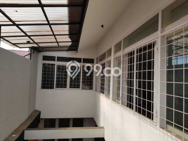 Rumah Bangunan 2 Lantai Tengah Kota Sangat Cocok Untuk Kantor Rumah Bangunan 2 Lantai Tengah Kota Sangat Cocok Untuk Kantor