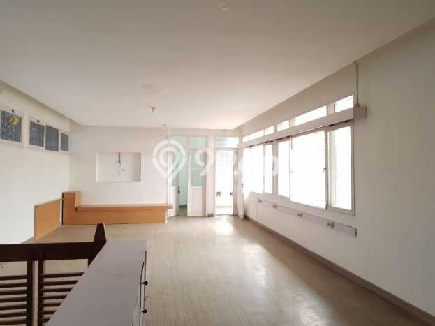 Rumah Bangunan 2 Lantai Tengah Kota Sangat Cocok Untuk Kantor Rumah Bangunan 2 Lantai Tengah Kota Sangat Cocok Untuk Kantor