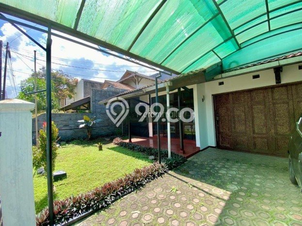 Disewakan! Rumah 4 Kamar Tidur &
2 Kamar Mandi di Pasteur, Bandung Disewakan! Rumah 4 Kamar Tidur &
2 Kamar Mandi di Pasteur, Bandung