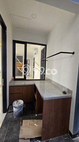 Rumah Elit Modern Siap Huni di Villa Meruya Jakarta Barat Rumah Elit Modern Siap Huni di Villa Meruya Jakarta Barat