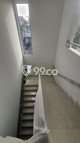 Rumah Elit Modern Siap Huni di Villa Meruya Jakarta Barat Rumah Elit Modern Siap Huni di Villa Meruya Jakarta Barat