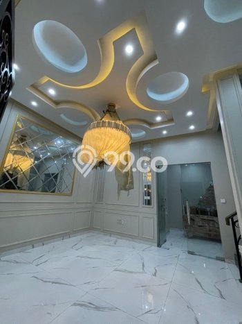 Rumah LT 120m² / LB 360m² Area Premium di Simprug, Jakarta Selatan Rumah LT 120m² / LB 360m² Area Premium di Simprug, Jakarta Selatan