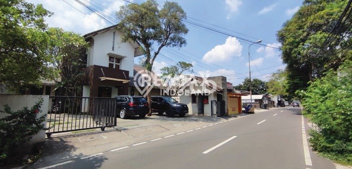 FEATURED! Rumah Asri di Cilandak, Luas 500m² Bangunan 310m² FEATURED! Rumah Asri di Cilandak, Luas 500m² Bangunan 310m²