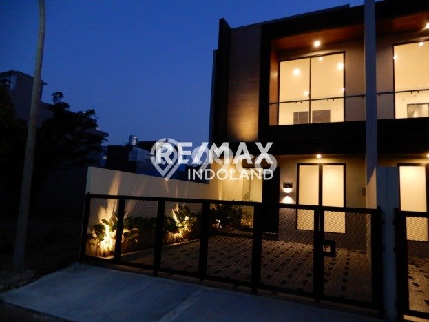 Rumah Nyaman area Cipondoh, Tangerang, LT 150m² LB 192m² Rumah Nyaman area Cipondoh, Tangerang, LT 150m² LB 192m²