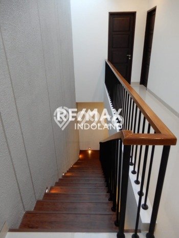 Rumah Nyaman area Cipondoh, Tangerang, LT 150m² LB 192m² Rumah Nyaman area Cipondoh, Tangerang, LT 150m² LB 192m²
