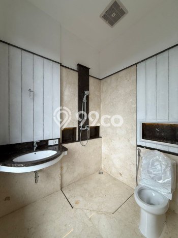 Ready to Use! Premium House LT 1066m2 Desain Elegan di Kemang Ready to Use! Premium House LT 1066m2 Desain Elegan di Kemang