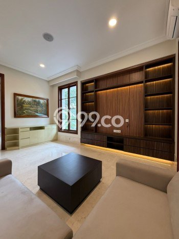 Ready to Use! Premium House LT 1066m2 Desain Elegan di Kemang Ready to Use! Premium House LT 1066m2 Desain Elegan di Kemang