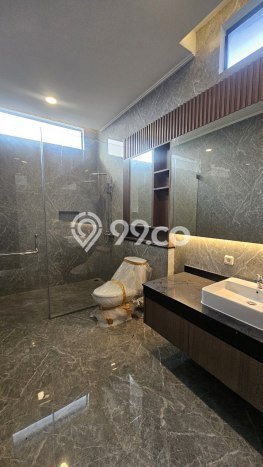 Rumah Elit Modern Siap Huni di Villa Meruya Jakarta Barat Rumah Elit Modern Siap Huni di Villa Meruya Jakarta Barat