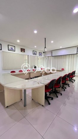 Untuk Dijual! Kantor di Cikarang Bekasi LT 9880m2 / LB 3939m2 Kawasan Strategis Untuk Dijual! Kantor di Cikarang Bekasi LT 9880m2 / LB 3939m2 Kawasan Strategis