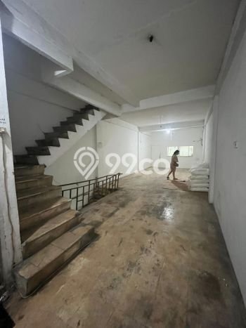 Lokasi Strategis! Dijual Ruko Bisnis di Tambora, Jakarta Barat Kondisi Baik Lokasi Strategis! Dijual Ruko Bisnis di Tambora, Jakarta Barat Kondisi Baik