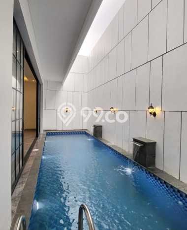 Ready to Use! Luxury House LT 255m2 Desain Elegan di Bintaro Ready to Use! Luxury House LT 255m2 Desain Elegan di Bintaro