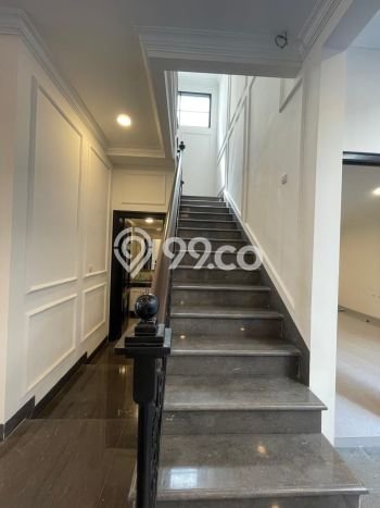 Hunian Mewah LB 410m2 Siap Pakai Desain Elegan di Bintaro, Tangerang Selatan Hunian Mewah LB 410m2 Siap Pakai Desain Elegan di Bintaro, Tangerang Selatan
