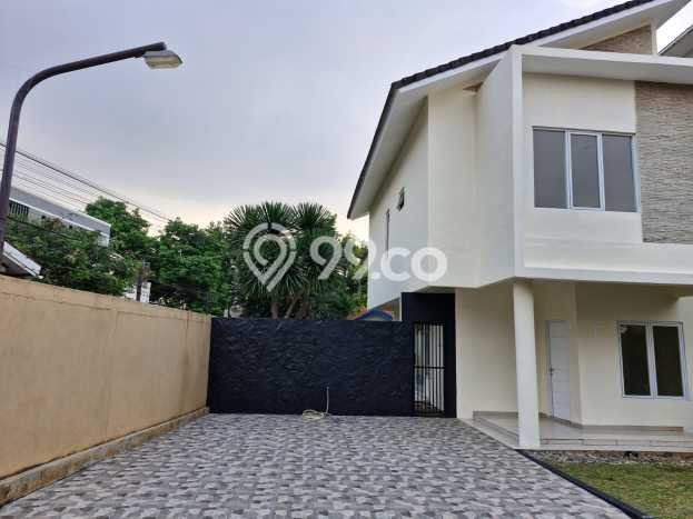 Rumah Elit Modern Tanpa Renovasi di Pangkalan Jati Depok Rumah Elit Modern Tanpa Renovasi di Pangkalan Jati Depok