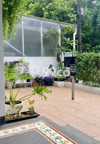 Hunian Elit LB 150m2 Siap Huni Desain Elegan di BSD Kencana Loka, Tangerang Hunian Elit LB 150m2 Siap Huni Desain Elegan di BSD Kencana Loka, Tangerang