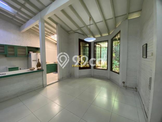 Rumah Luxury Modern Tanpa Renovasi di Puri Indah Jakarta Barat Rumah Luxury Modern Tanpa Renovasi di Puri Indah Jakarta Barat