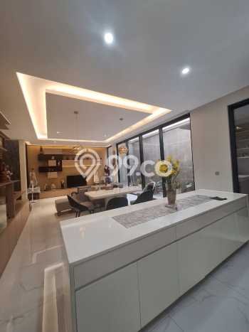 Rumah Luxury Modern Tanpa Renovasi di Kedoya Baru Jakarta Barat Rumah Luxury Modern Tanpa Renovasi di Kedoya Baru Jakarta Barat