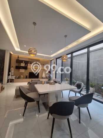 Rumah Luxury Modern Tanpa Renovasi di Kedoya Baru Jakarta Barat Rumah Luxury Modern Tanpa Renovasi di Kedoya Baru Jakarta Barat