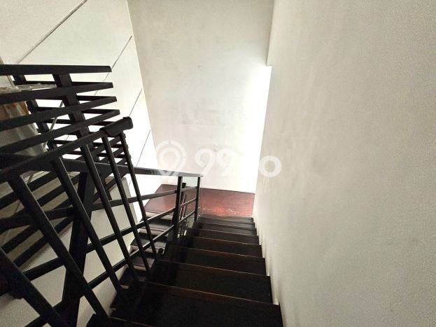 Rumah Elit LB 250m2 Siap Pakai Desain Elegan di Sektor 9-Bintaro, Tangerang Selatan Rumah Elit LB 250m2 Siap Pakai Desain Elegan di Sektor 9-Bintaro, Tangerang Selatan