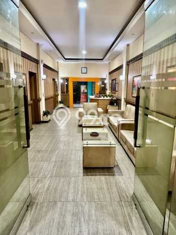 Hotel Strategis di , Luas 800m2m², Mainroad, Area Bisnis Aktif Hotel Strategis di , Luas 800m2m², Mainroad, Area Bisnis Aktif