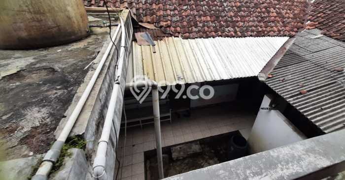 Cocok Untuk Investasi! For Sale Kost di Cicadas 23 Kamar Cocok Untuk Investasi! For Sale Kost di Cicadas 23 Kamar