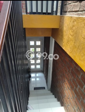 Rumah Kost untuk Dijual di Bojongsoang dengan 8 KT, 4 KM, Luas 172m2 Rumah Kost untuk Dijual di Bojongsoang dengan 8 KT, 4 KM, Luas 172m2