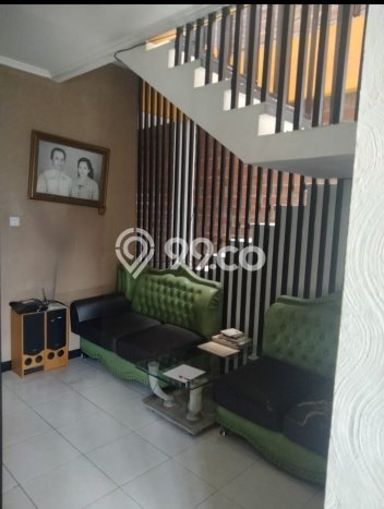Rumah Kost untuk Dijual di Bojongsoang dengan 8 KT, 4 KM, Luas 172m2 Rumah Kost untuk Dijual di Bojongsoang dengan 8 KT, 4 KM, Luas 172m2