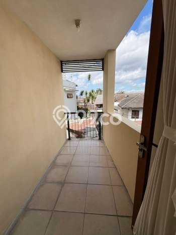Rumah Tenang area Coblong, 4 KM, Luas 170m2m² LB 200m2m² Rumah Tenang area Coblong, 4 KM, Luas 170m2m² LB 200m2m²