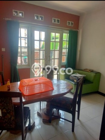 Rumah Kost untuk Dijual di Bojongsoang dengan 8 KT, 4 KM, Luas 172m2 Rumah Kost untuk Dijual di Bojongsoang dengan 8 KT, 4 KM, Luas 172m2