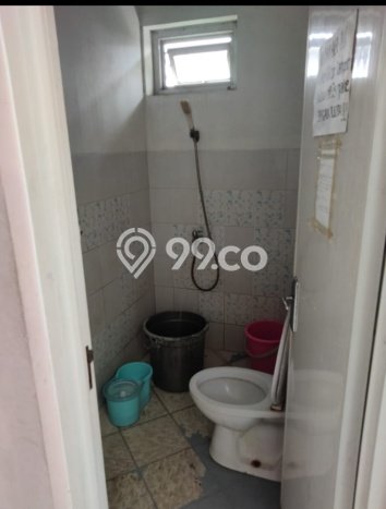Rumah Kost untuk Dijual di Bojongsoang dengan 8 KT, 4 KM, Luas 172m2 Rumah Kost untuk Dijual di Bojongsoang dengan 8 KT, 4 KM, Luas 172m2