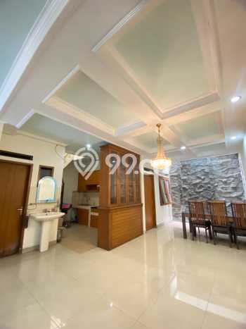 Disewakan! Rumah 5 Kamar Tidur &
4 Kamar Mandi di Buah Batu, Bandung Disewakan! Rumah 5 Kamar Tidur &
4 Kamar Mandi di Buah Batu, Bandung