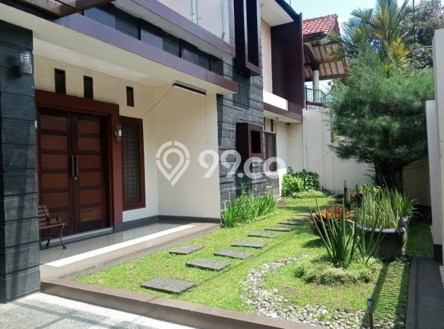 Rumah Elit LB 320m2 Siap Pakai Desain Elegan di Pasteur, Bandung Rumah Elit LB 320m2 Siap Pakai Desain Elegan di Pasteur, Bandung