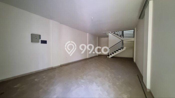 LOKASI TERBAIK! Ruko di Bojongloa, Luas 200m2m², Area Komersial LOKASI TERBAIK! Ruko di Bojongloa, Luas 200m2m², Area Komersial