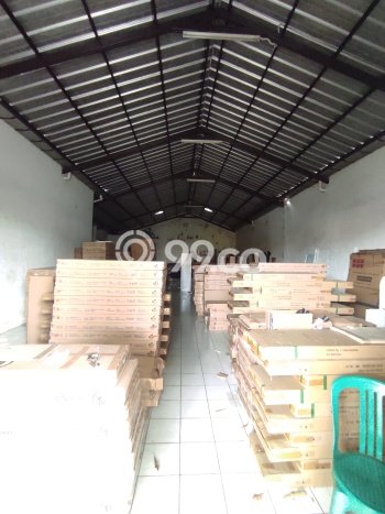 AREA KOMERSIAL! Gudang Kawasan Kejaksan, Luas 220m², Jalan Utama AREA KOMERSIAL! Gudang Kawasan Kejaksan, Luas 220m², Jalan Utama
