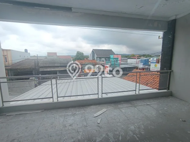 Disewakan Ruko komersial di Sumber luas bangunan 180m2 Disewakan Ruko komersial di Sumber luas bangunan 180m2