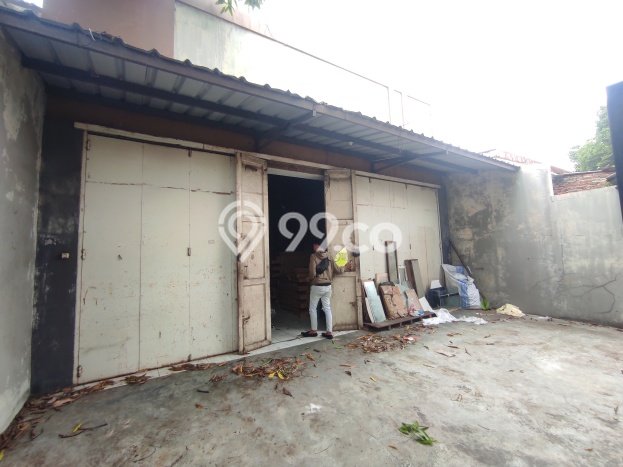 AREA KOMERSIAL! Gudang Kawasan Kejaksan, Luas 220m², Jalan Utama AREA KOMERSIAL! Gudang Kawasan Kejaksan, Luas 220m², Jalan Utama