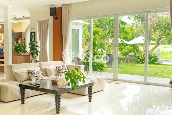 DIJUAL! Vila Kawasan , Area 1200m2m², Posisi Strategis DIJUAL! Vila Kawasan , Area 1200m2m², Posisi Strategis
