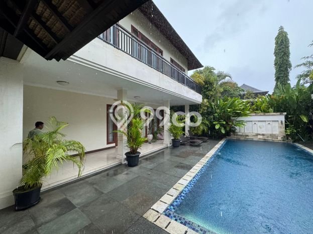 DIJUAL! Vila Kawasan , Area 461m2m², Posisi Strategis DIJUAL! Vila Kawasan , Area 461m2m², Posisi Strategis