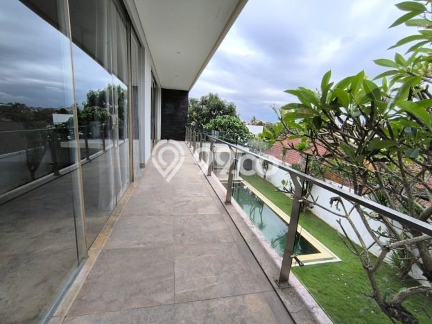 AREA PREMIUM! Vila Kawasan , Luas 385m2m², Dekat pusat umum AREA PREMIUM! Vila Kawasan , Luas 385m2m², Dekat pusat umum