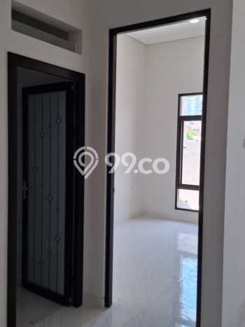 For Sale Rumah 3 Kamar Lokasi Ideal Bagus dan Strategis di Rungkut For Sale Rumah 3 Kamar Lokasi Ideal Bagus dan Strategis di Rungkut