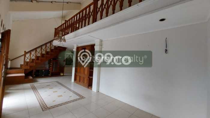 Rumah Cantik Siap Huni Di Cigadung Luas 300m2 Aman Rumah Cantik Siap Huni Di Cigadung Luas 300m2 Aman