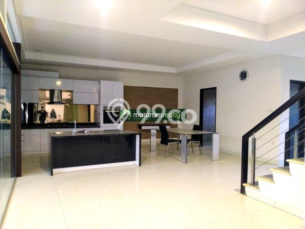 Ready to Use! Premium House LT 345m2 Desain Modern di Setra Sari Ready to Use! Premium House LT 345m2 Desain Modern di Setra Sari