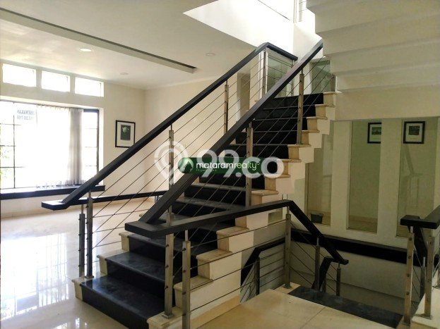 Ready to Use! Premium House LT 345m2 Desain Modern di Setra Sari Ready to Use! Premium House LT 345m2 Desain Modern di Setra Sari