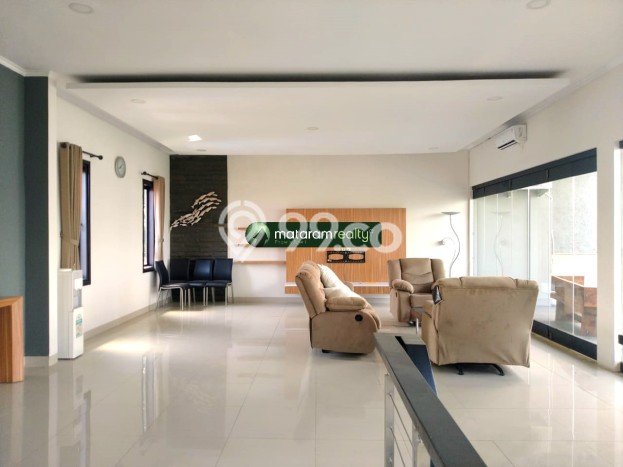 Ready to Use! Premium House LT 345m2 Desain Modern di Setra Sari Ready to Use! Premium House LT 345m2 Desain Modern di Setra Sari