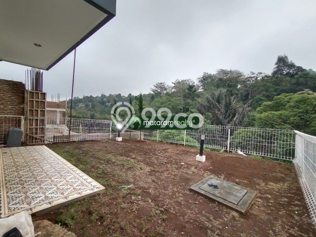 Rumah sewa siap huni 4 Kamar Tidur di Sayap Dago, Bandung Rumah sewa siap huni 4 Kamar Tidur di Sayap Dago, Bandung