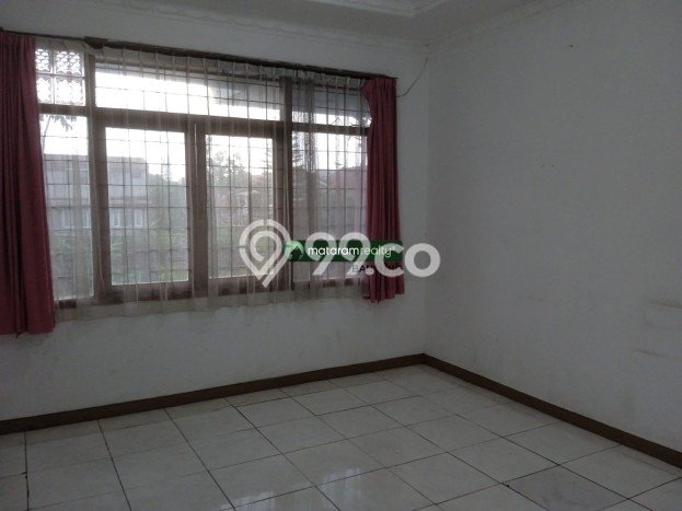 Disewakan! Rumah 4 Kamar Tidur &
3 Kamar Mandi di Setra Sari, Bandung Disewakan! Rumah 4 Kamar Tidur &
3 Kamar Mandi di Setra Sari, Bandung