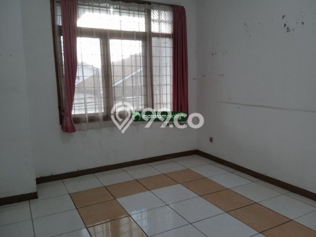 Disewakan! Rumah 4 Kamar Tidur &
3 Kamar Mandi di Setra Sari, Bandung Disewakan! Rumah 4 Kamar Tidur &
3 Kamar Mandi di Setra Sari, Bandung