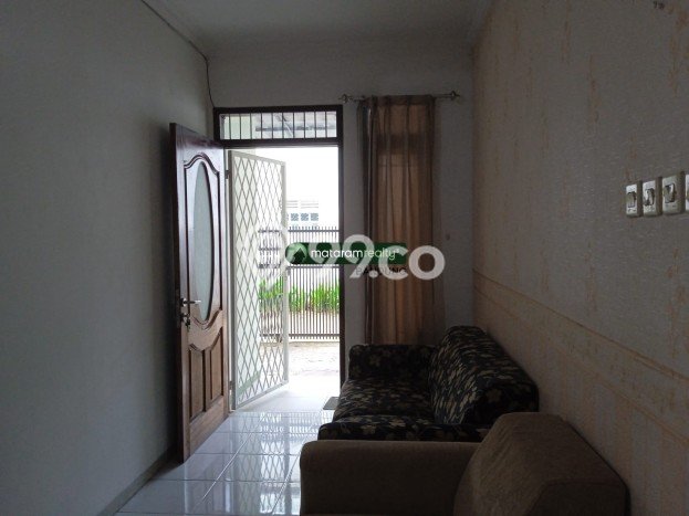 Disewakan Rumah Harga Terjangkau di Geger Kalong Bandung dengan 2 KT Disewakan Rumah Harga Terjangkau di Geger Kalong Bandung dengan 2 KT