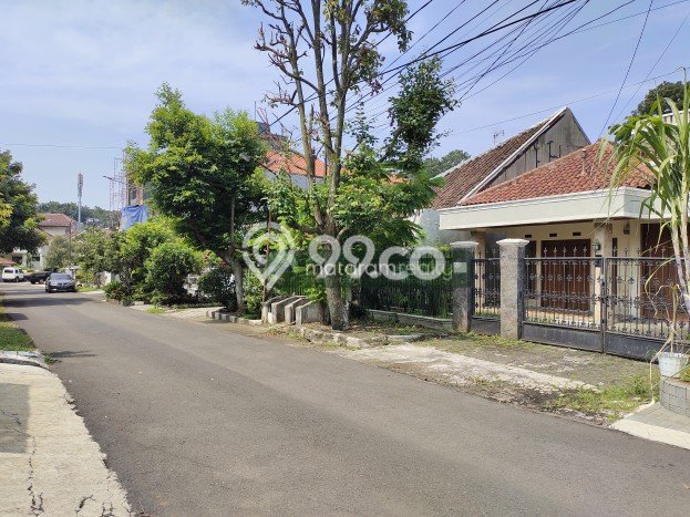 Disewakan! Rumah 3 Kamar Tidur &
3 Kamar Mandi di Riau, Bandung Disewakan! Rumah 3 Kamar Tidur &
3 Kamar Mandi di Riau, Bandung